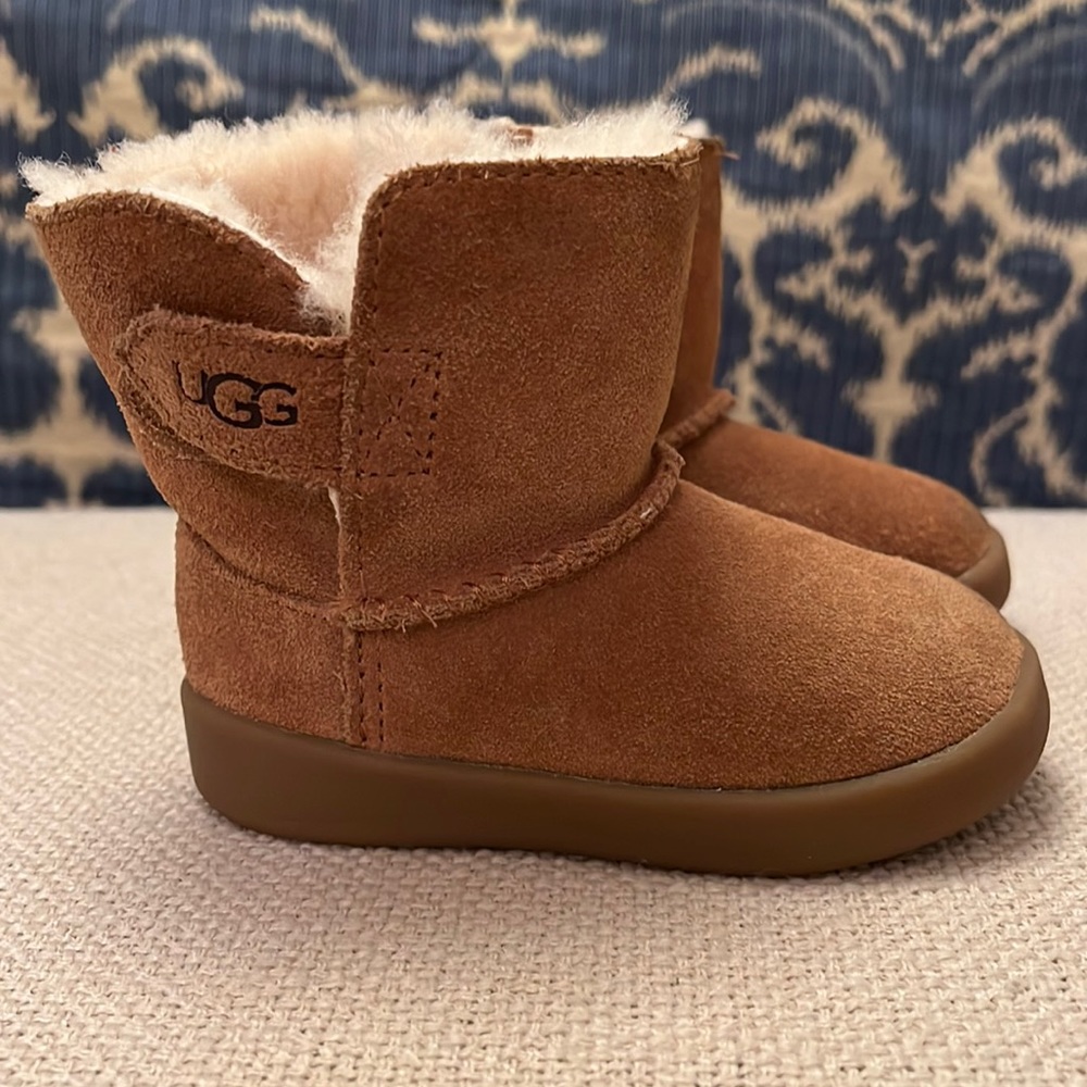 UGG keelan baby boot 4/5
